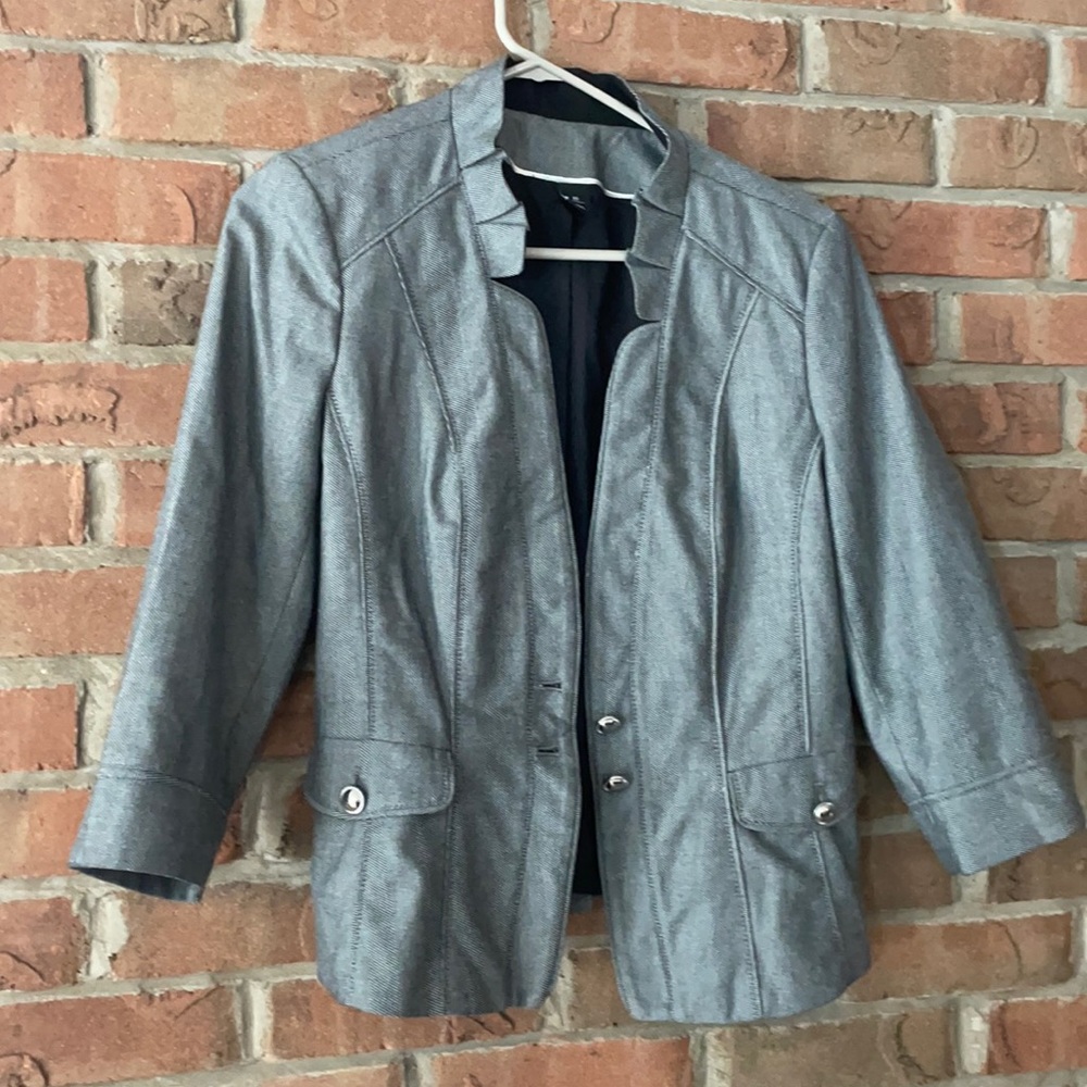 Detail collar blazer!